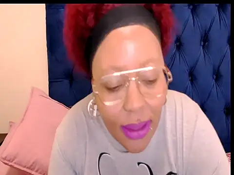 EbonySkyeXX live cam on StripChat