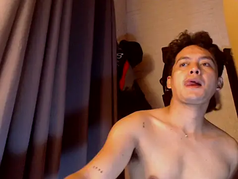 Tempting_jon live cam on StripChat