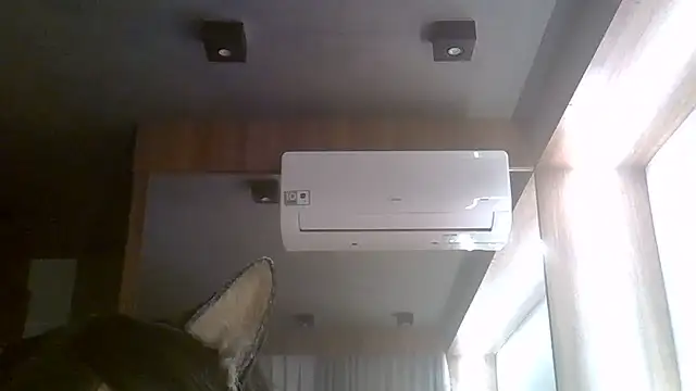 SkinnyKitten live cam