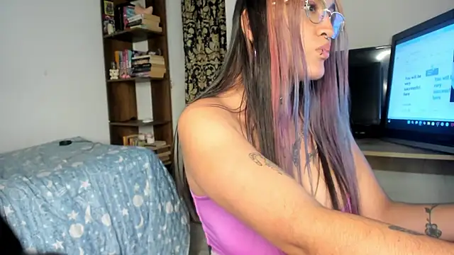 Scarlett-velvet webcam