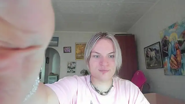 milliKira006 live cam on StripChat