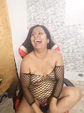 Zarinamoon live cam on StripChat