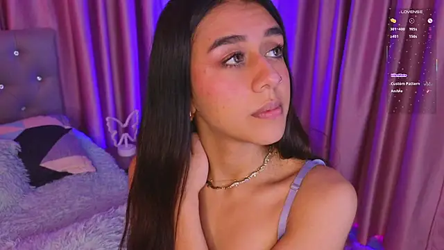 Emiily_Scott1 live cam on StripChat