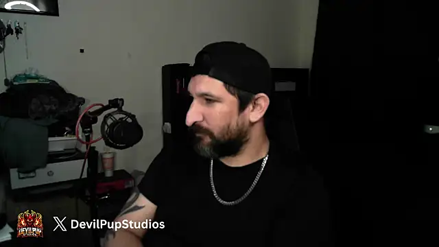 DevilPup75_ live cam on StripChat