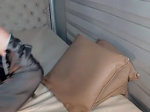 lady_galacticax webcam