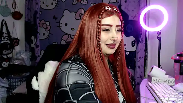 lussyevans24 live cam on StripChat