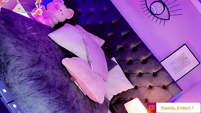 Amira_Ember webcam