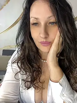 AnnaGrei live sex cam