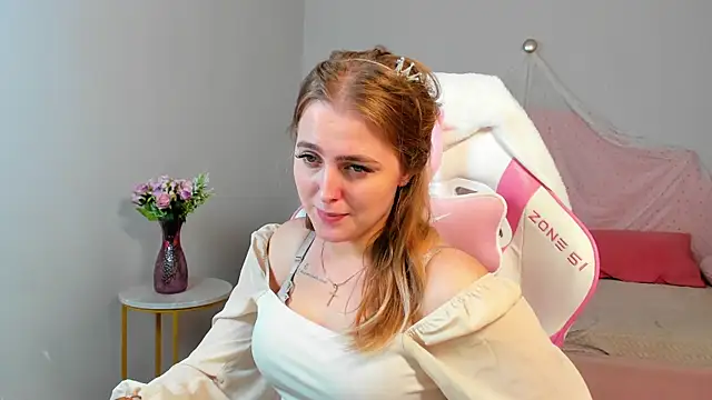 EllaBells live cam on StripChat
