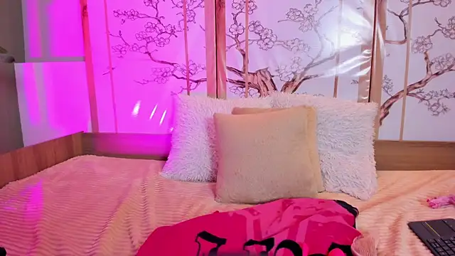 sakura_cun live cam on StripChat