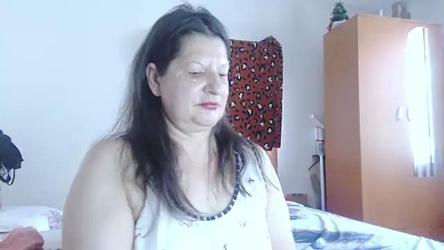 ExtasyMature live cam on StripChat