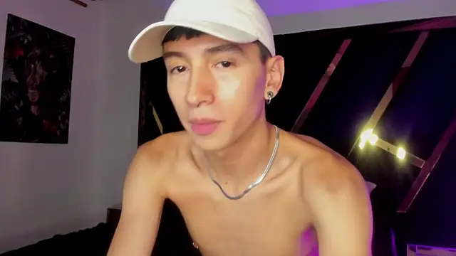 lian_cameron live cam on StripChat