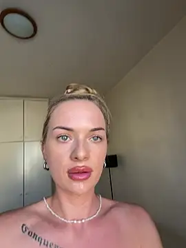 ElenaRebelle webcam