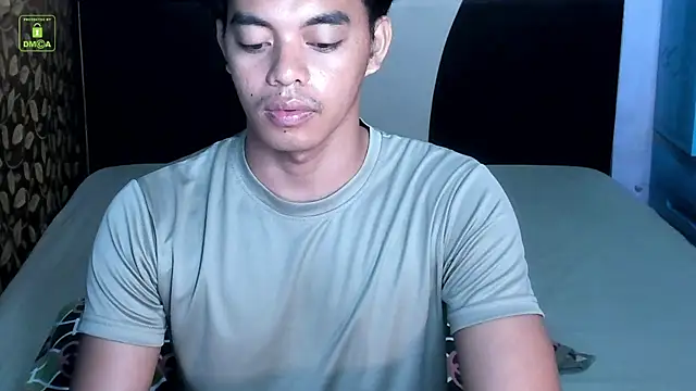 Crazyasiancum1 live cam on StripChat