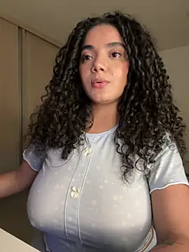 Curlyierr live cam on StripChat