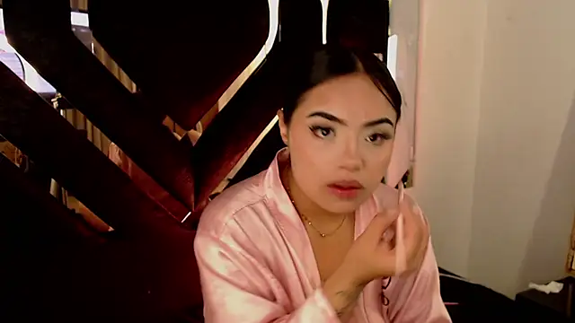 sweetbloomcs live cam on StripChat