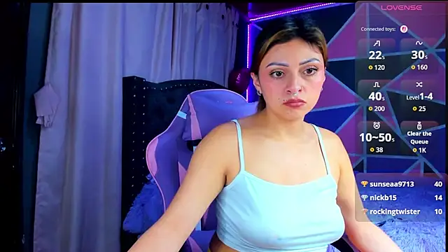 Emmily_Walker live cam on StripChat
