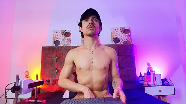 Ethan_Briggs_ live cam on StripChat