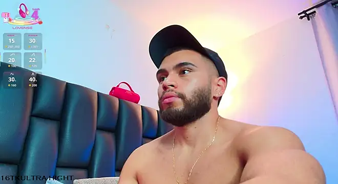 ThiagoHunk live cam on StripChat