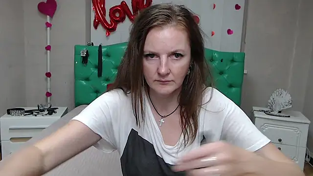 MeganPirs live cam on StripChat