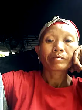 Nguyen_Emaa webcam