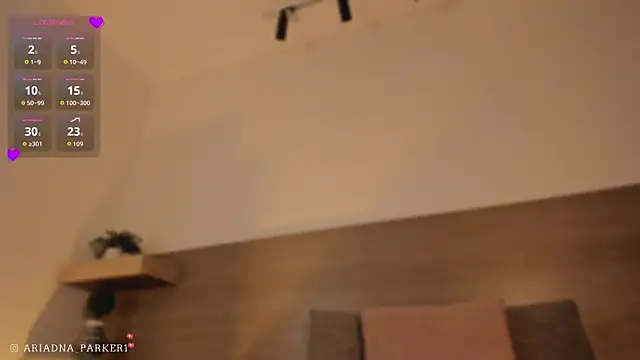 ariana__parker live cam on StripChat
