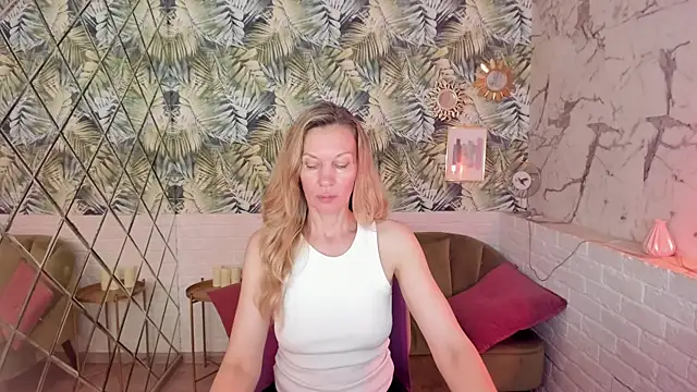 NancyGrace live cam on StripChat
