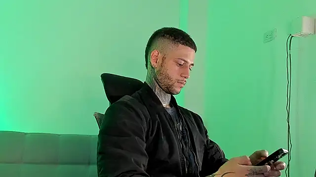 _jamesleandros1 webcam