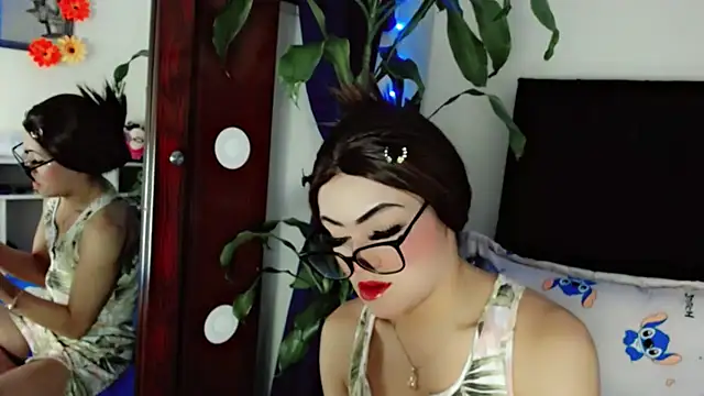 NathalialLooes live cam on StripChat