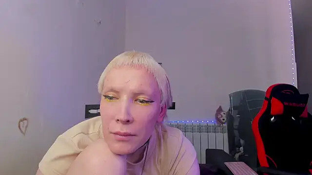 Lyricca live cam on StripChat
