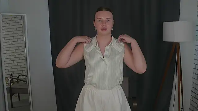 IsobelBoderick live cam on StripChat