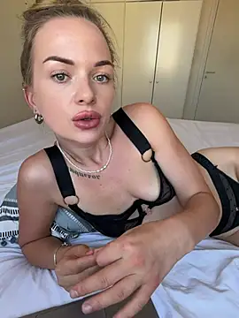 ElenaRebelle webcam