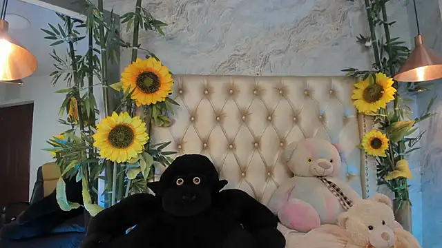 LittleeJaz live cam on StripChat