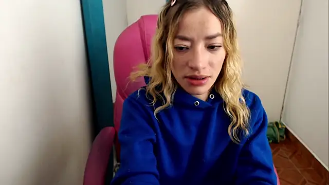 zoe_jones13 webcam