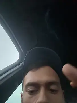 Smallboybigworld live cam on StripChat