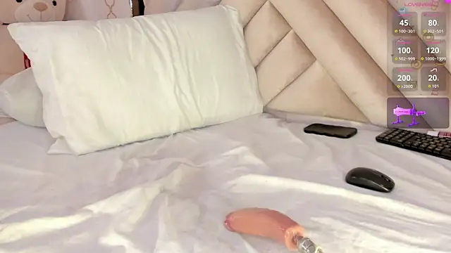 KaelSoft_ live cam on StripChat