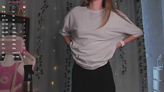 NellieEinspahr live cam on StripChat