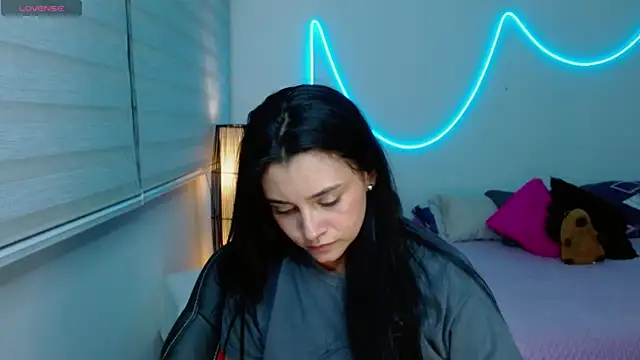 IsoldeReyes live cam on 