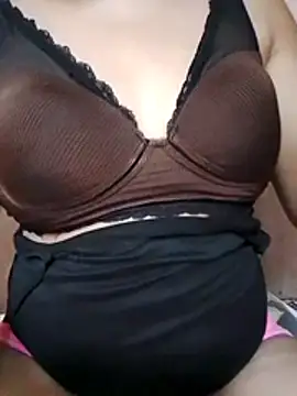 sweetieyan19 live cam on StripChat