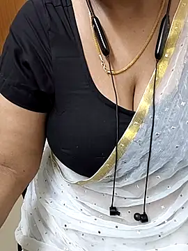 Tamil-ranjitha07 live cam on StripChat