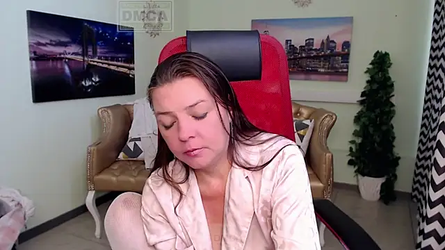 Lily_flower7 live cam on StripChat