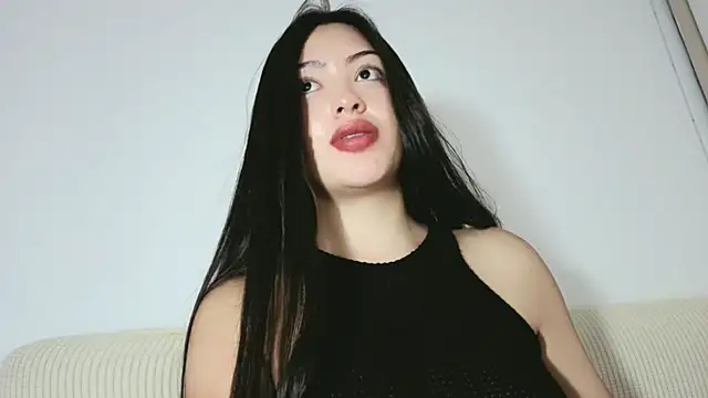 Melanie-Roberts live cam on StripChat