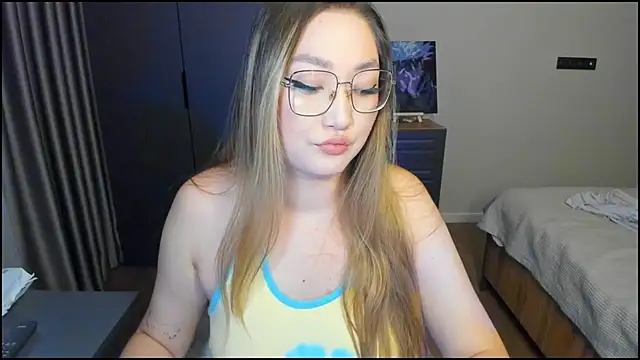 lyra_x live cam on StripChat