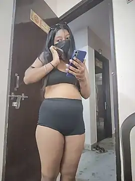Aliyaravat live cam on StripChat