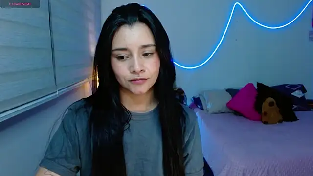 IsoldeReyes live cam on 