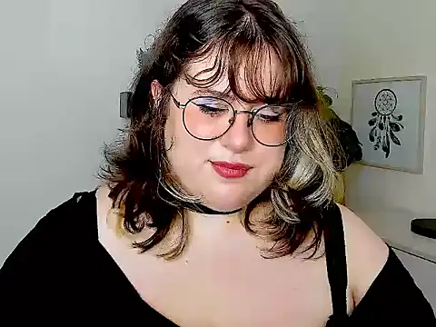 OpheliaLush live cam on StripChat