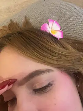 Honey_Grey live cam on StripChat