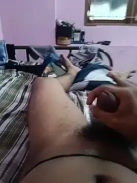 dhanush67881 live cam on StripChat
