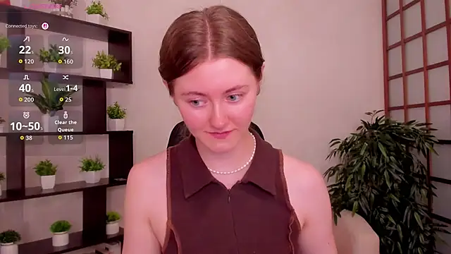 KateCuddle live cam on StripChat