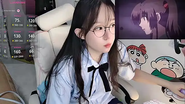 angela-amy (F young) - 虽然我不是奥利奥，但是也可以泡一泡     脱一件